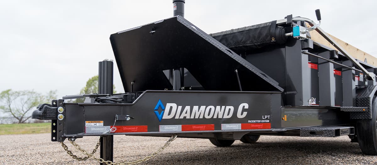 2027 DIAMOND C LPT 207 - Image 1
